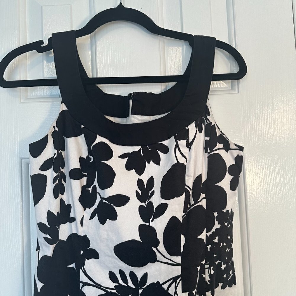 Jones Wear Dress Black & White Vintage Inspired Floral Fit & Flare Round Neck 4 - Picture 3 of 7